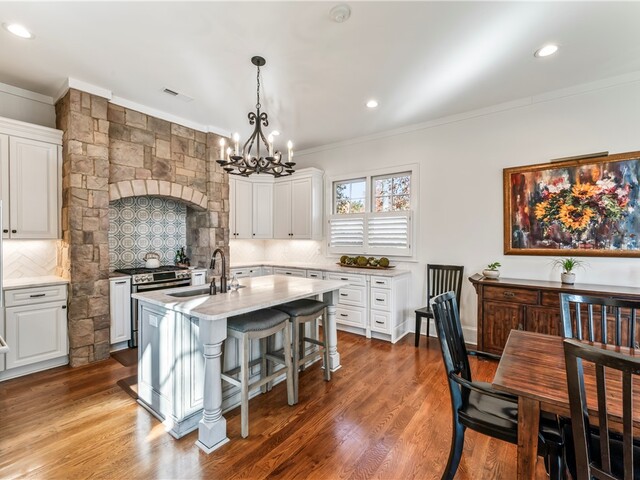 Photo of 805 Top Ridge Drive