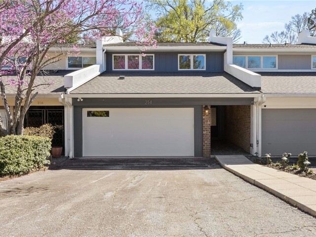 Photo of 214 Holiday E Avenue Photo of 214 Holiday E Avenue