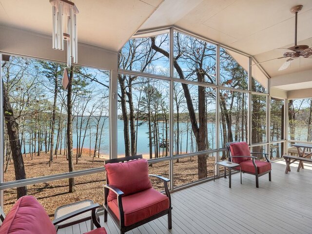 Photo of 738 Seminole Point Road