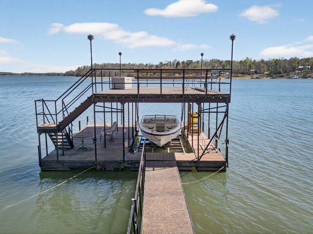 Photo of 738 Seminole Point Road