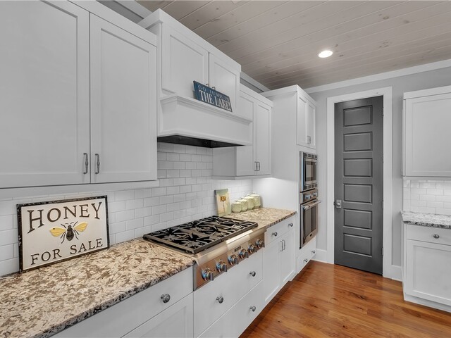 Photo of 422 Pileated Woodpecker