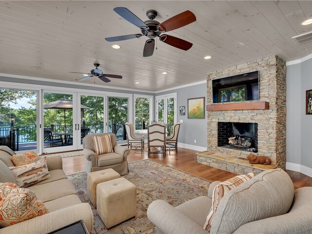 Photo of 422 Pileated Woodpecker