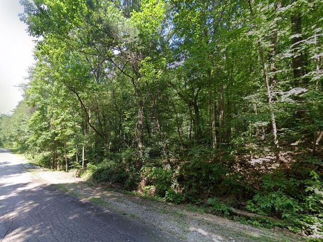 Photo of 906 Fernwood Drive Photo of 906 Fernwood Drive