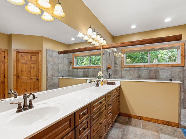 Photo of 215 Serenity Bay Drive