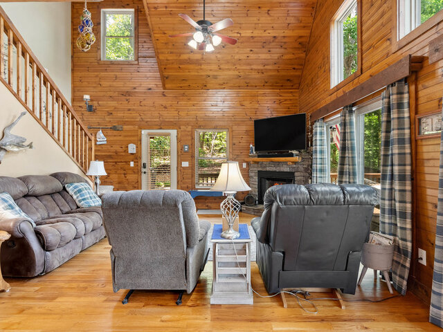 Photo of 215 Serenity Bay Drive