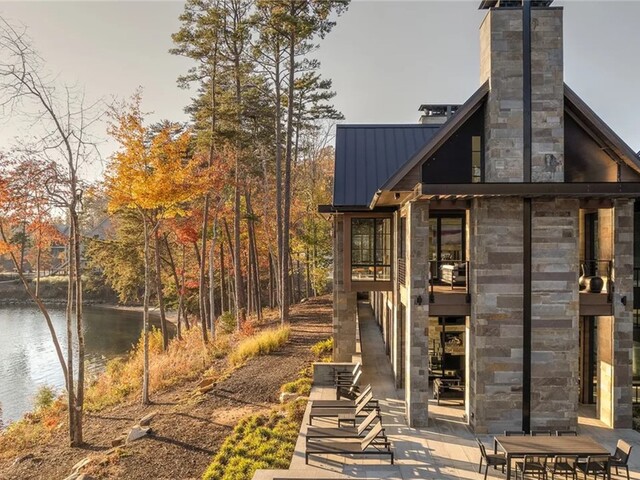 Photo of 425 Peninsula Ridge