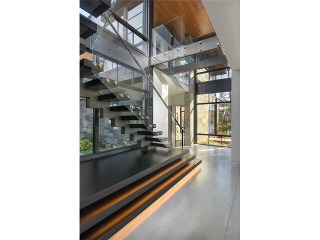 Photo of 425 Peninsula Ridge