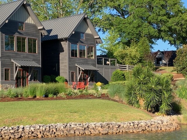 Photo of 438 Winchester Lane