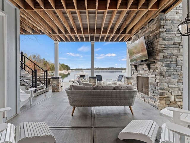 Photo of 421 Lakestone Court