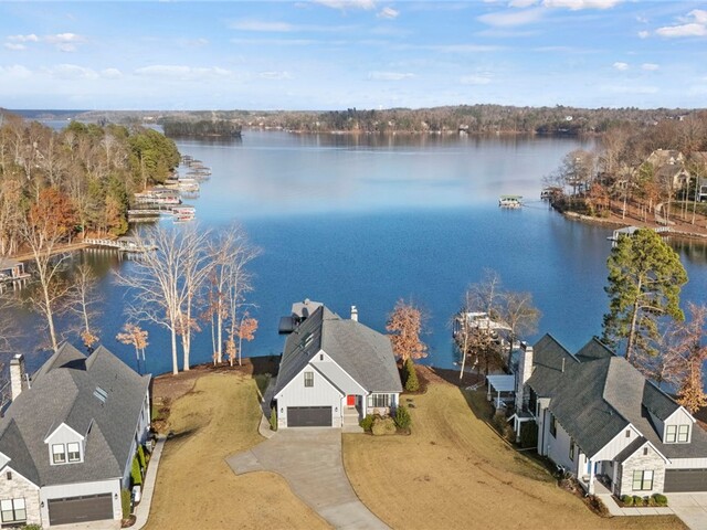 Photo of 421 Lakestone Court