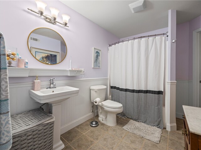 Photo of 141 W Waters Edge Lane