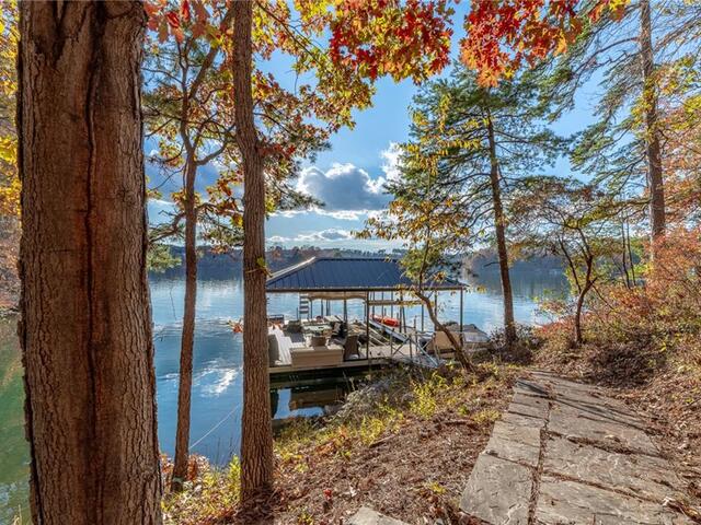 Photo of 109 and 110 Keowee Overlook Road