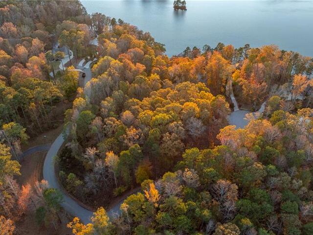 Photo of 109 and 110 Keowee Overlook Road