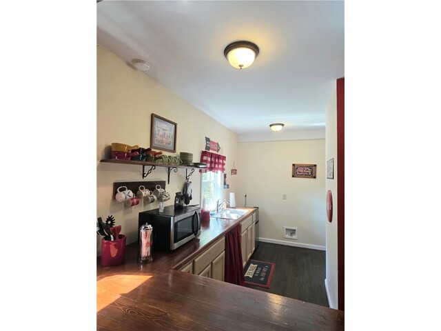 Photo of 104 Lands End Drive