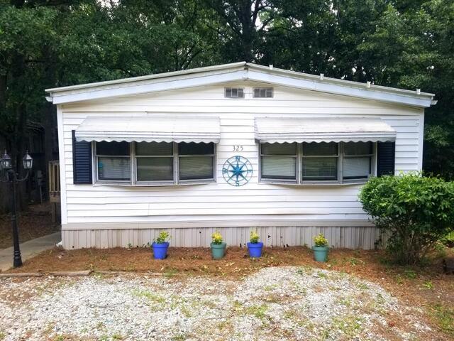 Photo of 325 Lakewood Drive Photo of 325 Lakewood Drive