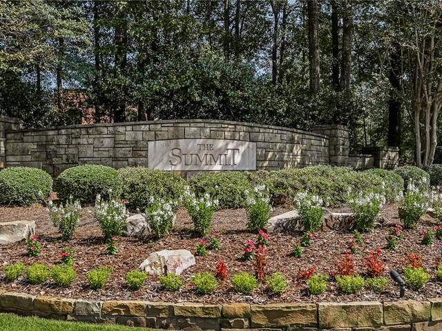 Photo of 214 South Summit Drive