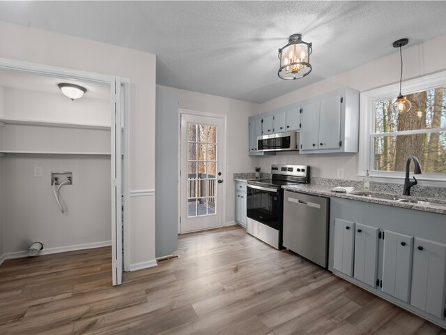 Photo of 137 Lakeshore Drive