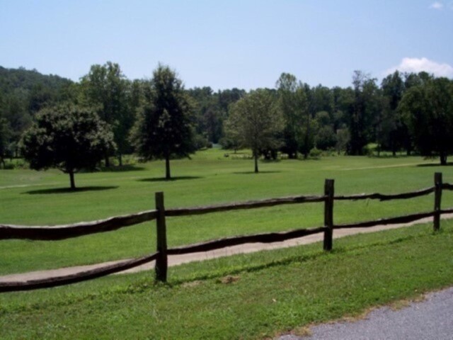 Photo of 130 Fairway Woods