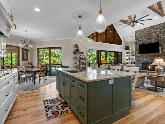 Photo of 144 E Waterford Drive Photo of 144 E Waterford Drive