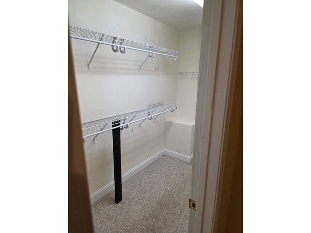 Photo of 905 N Crestview Drive