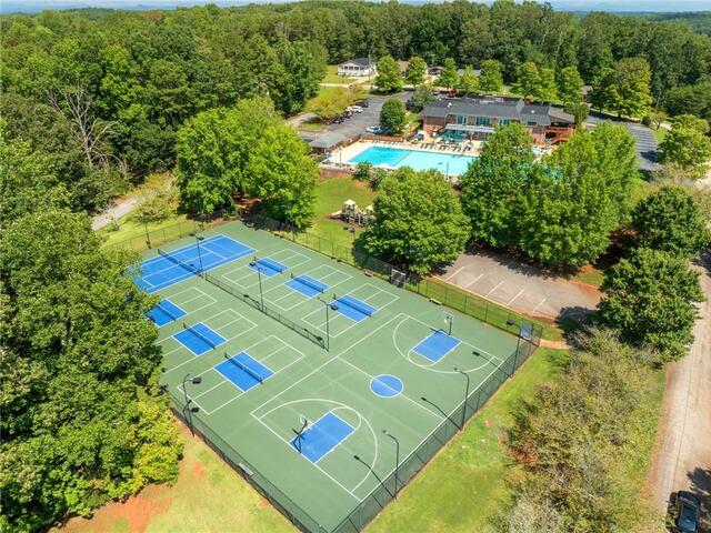 Photo of 400 Hickory Trail